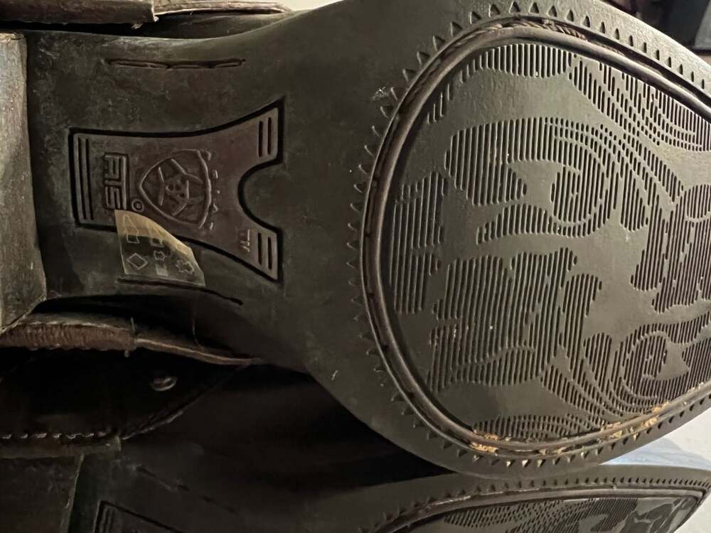 Ariat - Picture 9 of 10